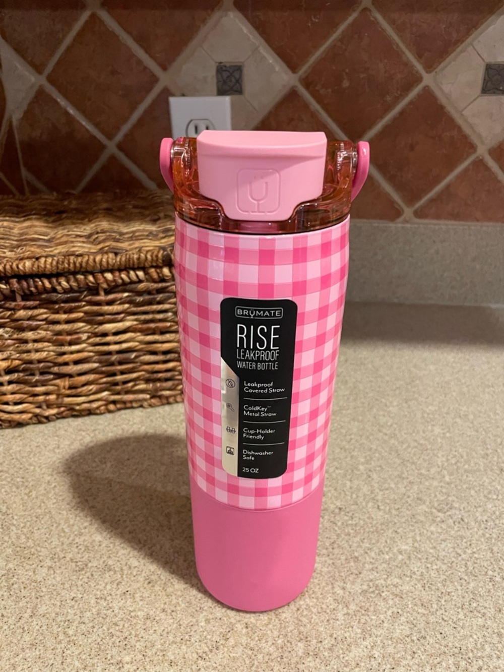 Brumate x Madi Nelson Limited Edition 
25 oz Rise Pink Gingham